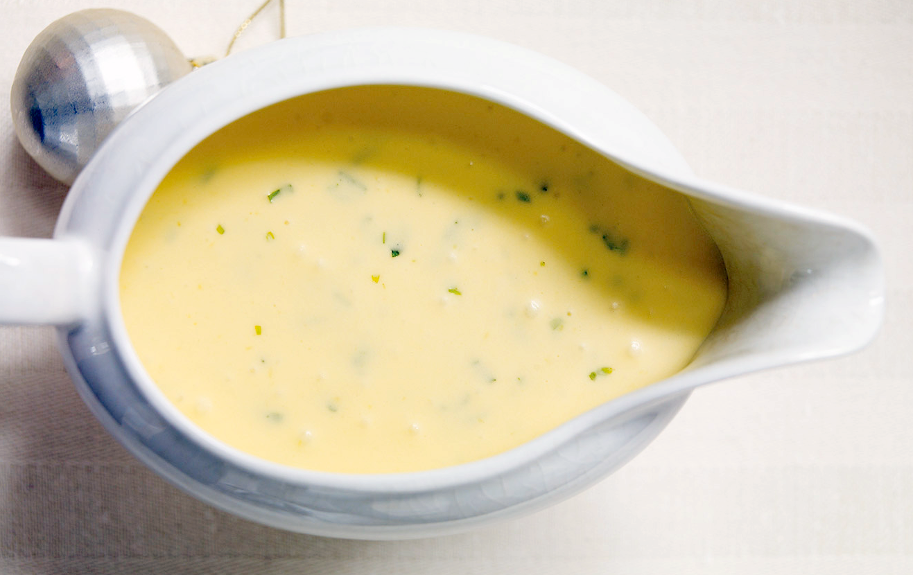 Bearnaise sauce in a sauce boat