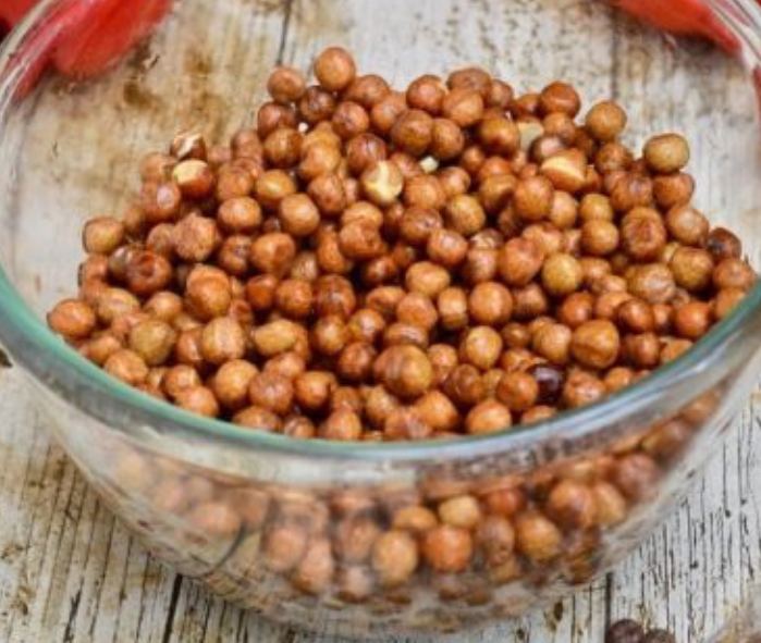 dried carlin peas in a glass bowl