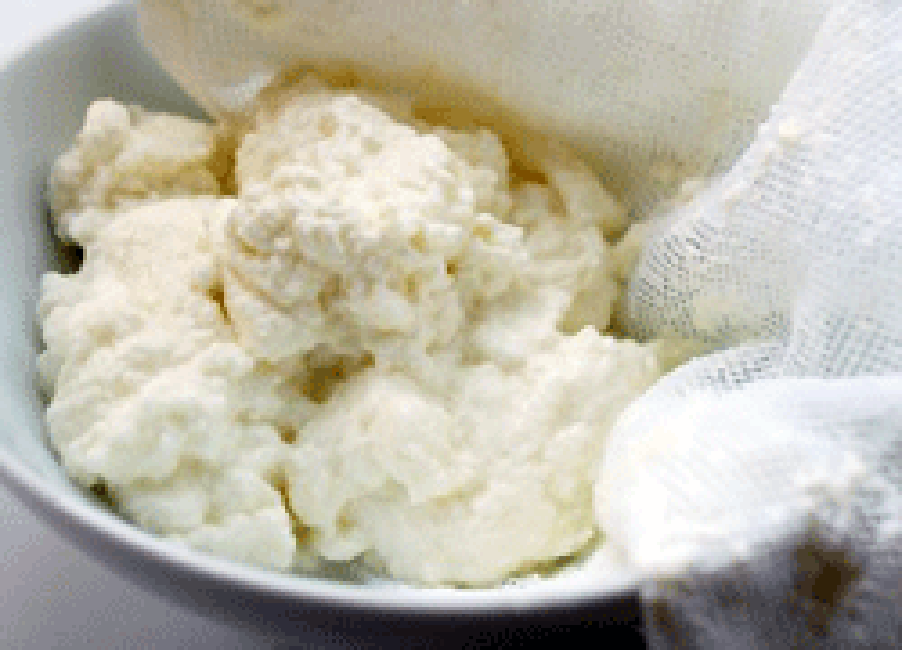 Fromage Frais presented in a bowl
