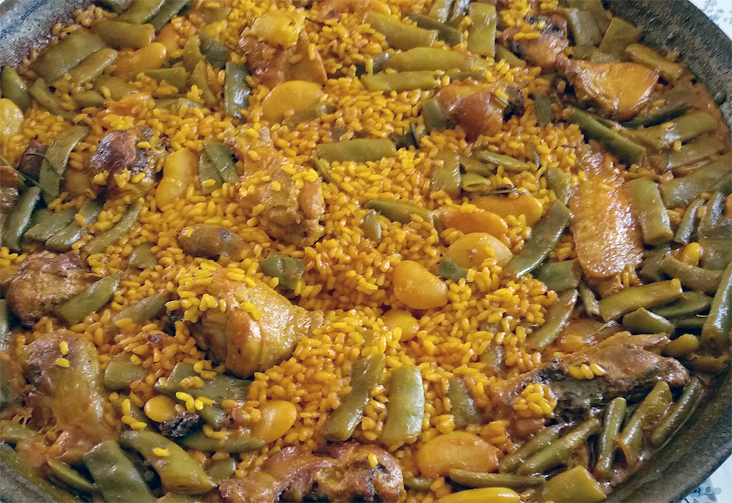 Classic paella valenciana