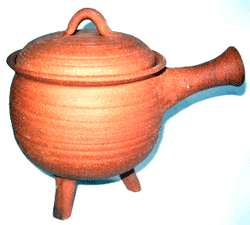 Late Elizabethan and Stuart-style pipkin for cooking over coals or wood