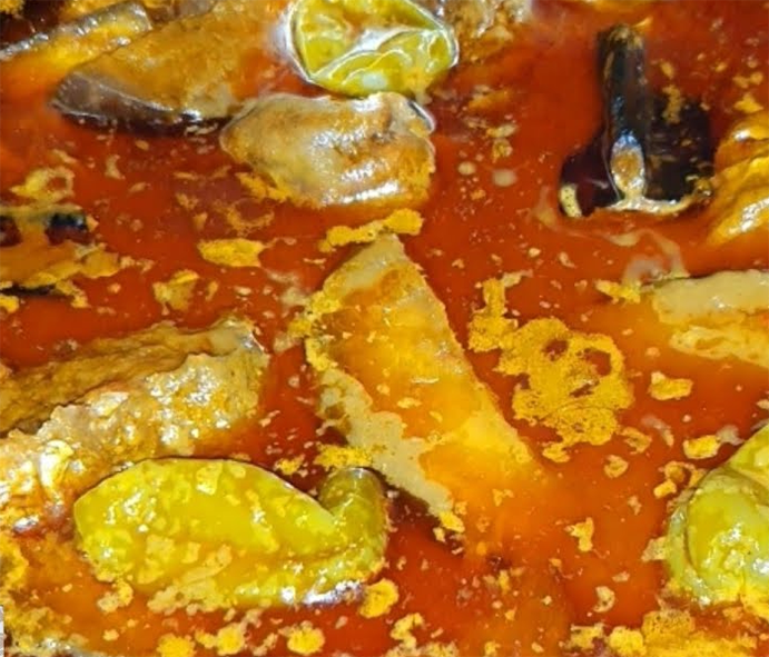 Abenkwan, Ghanaian palm oil soup in a stock pot