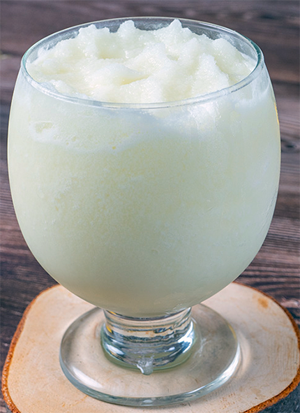 Spanish iced lemon crush served in a glass
