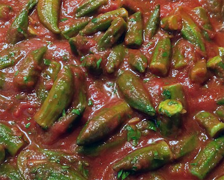 okra served in tomato sauce flavoured with emperor's mint