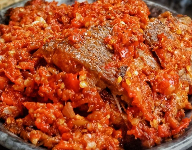 dried fish fried with onions and tomatoes