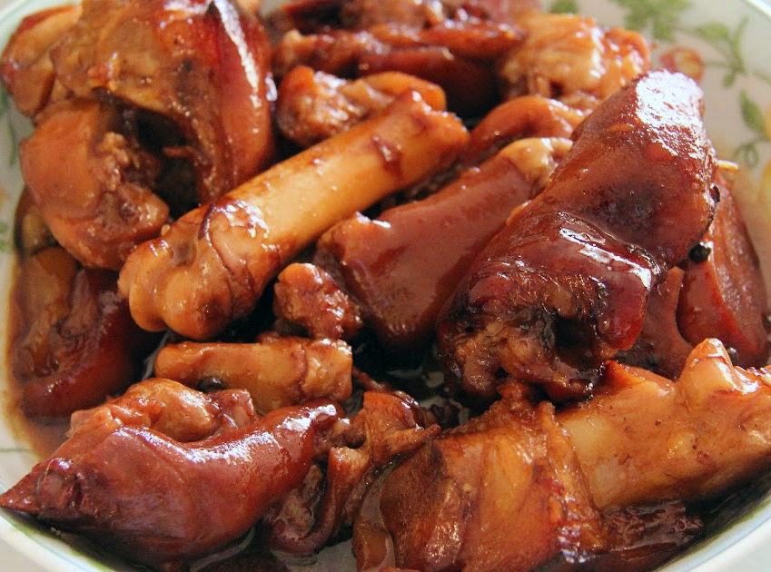 stewed pig feet mounded in a bowl