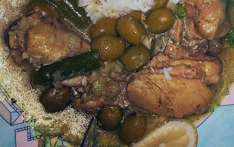 chicken with olives served with rice