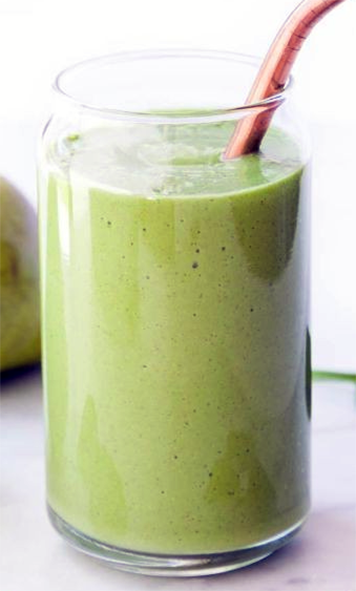spinach and pear smoothie in a glass
