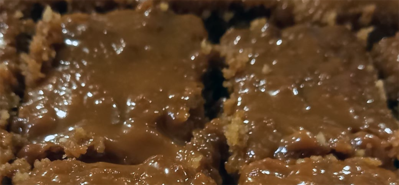 toffee coated apple filled flapjack squares viewed from above