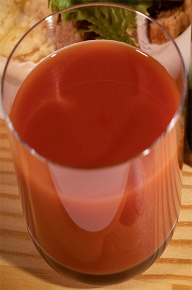 copycat V8 juice in a glass
