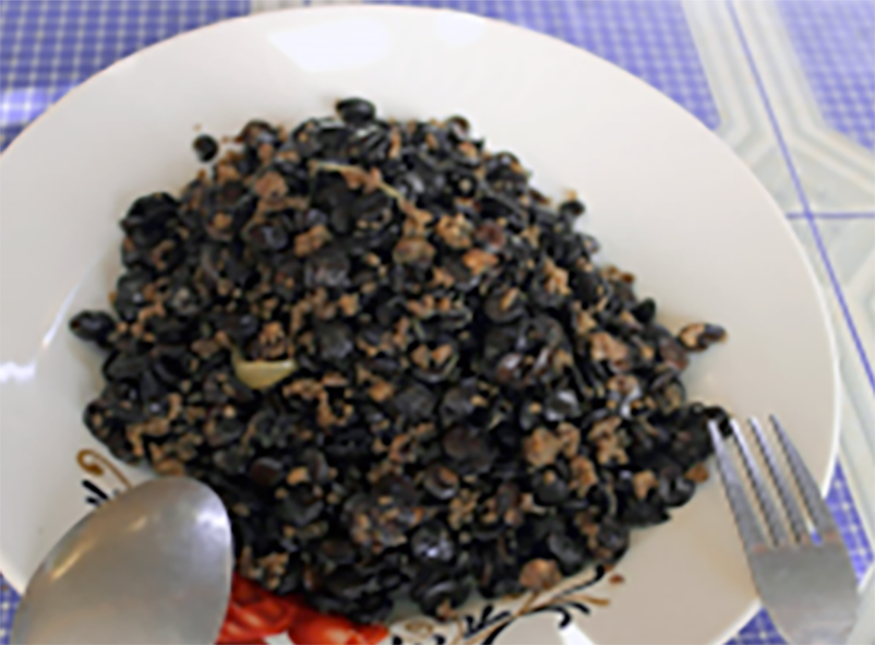 fried zamne (or puy) lentils and meat
