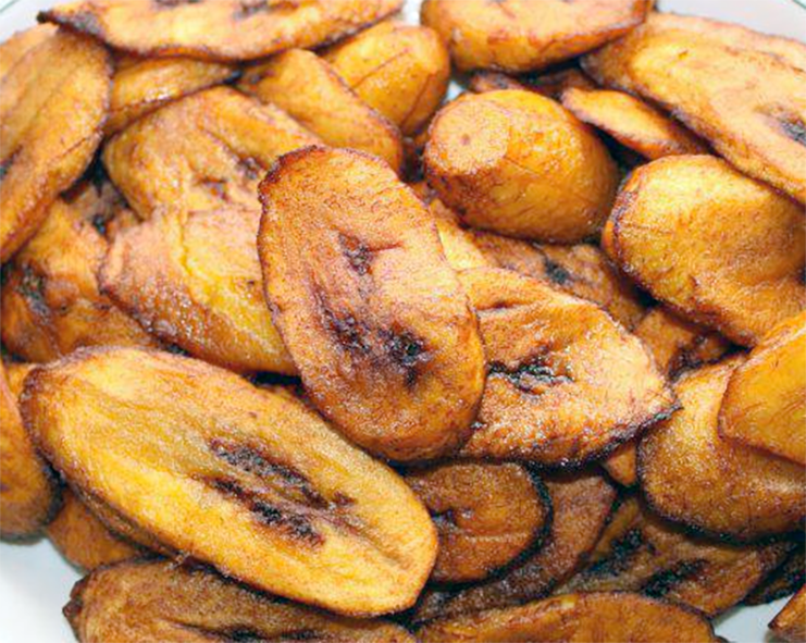 deep fried plantains slices arranged on a plate