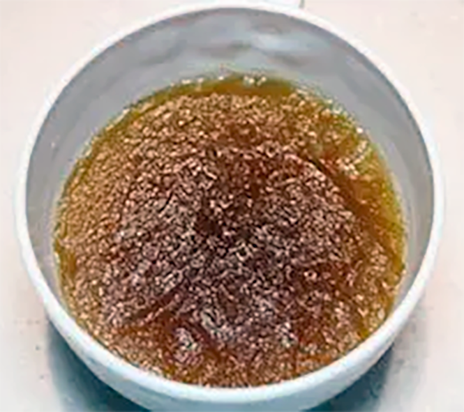Jus de viande in a white bowl