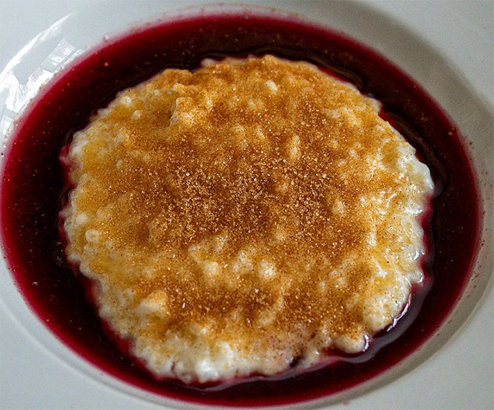 crowberry soup topped with porridge for breakfast