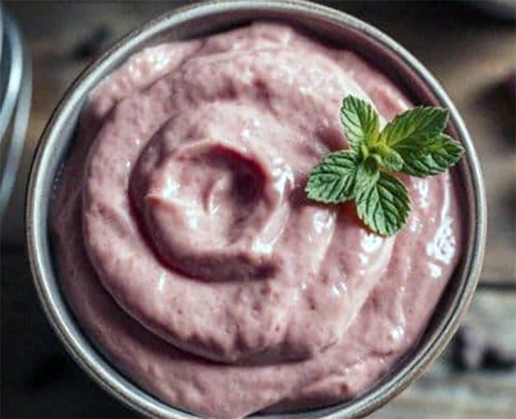 Polish strawberry mousse served in a dessert dish